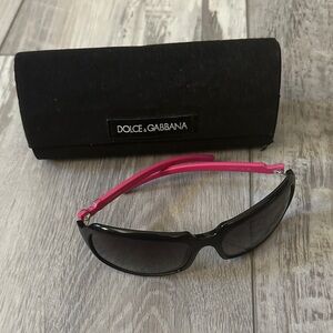 Dolce & Gabbana Black Frame Polarized Sunglasses with Leopard Print/Pink Temples